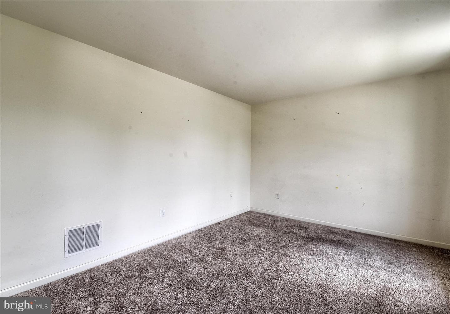 7050 Beaver Spring Road photo 6