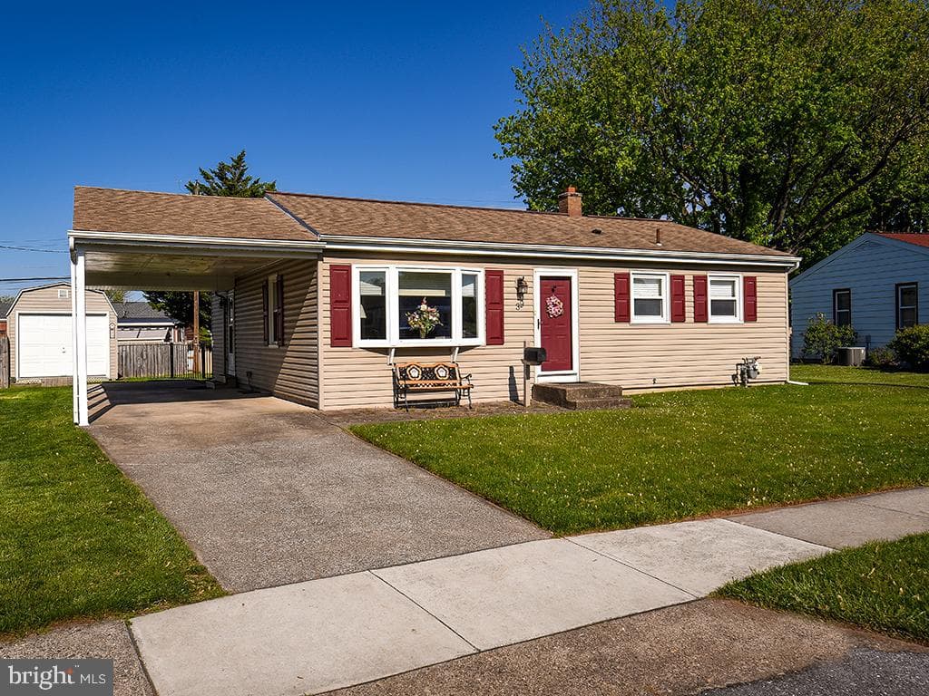 39 Shirley Drive photo 2