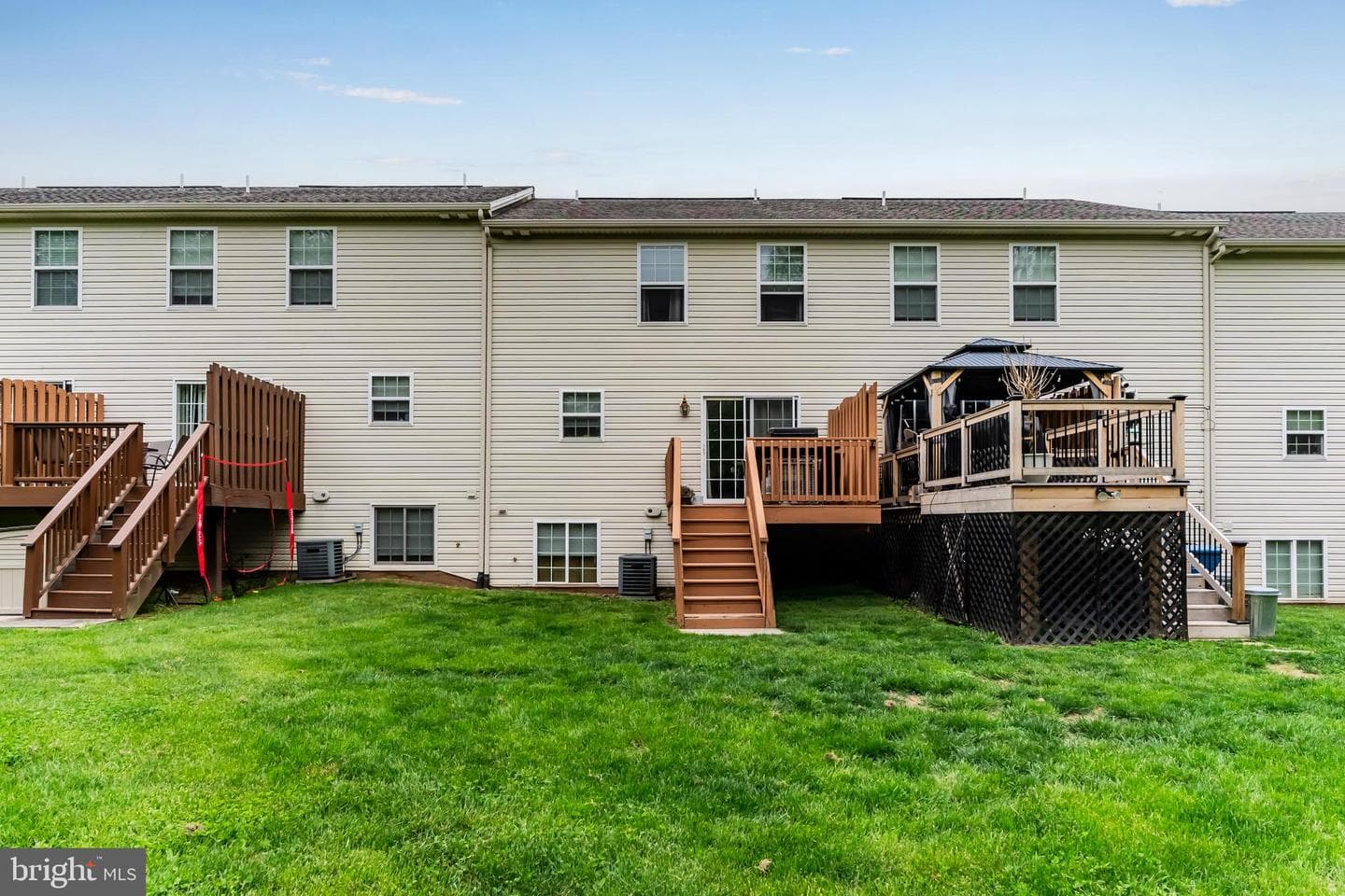 153 Mapleton Boulevard photo 3