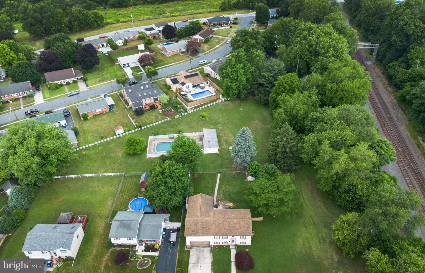 124 Evergreen Street photo 4