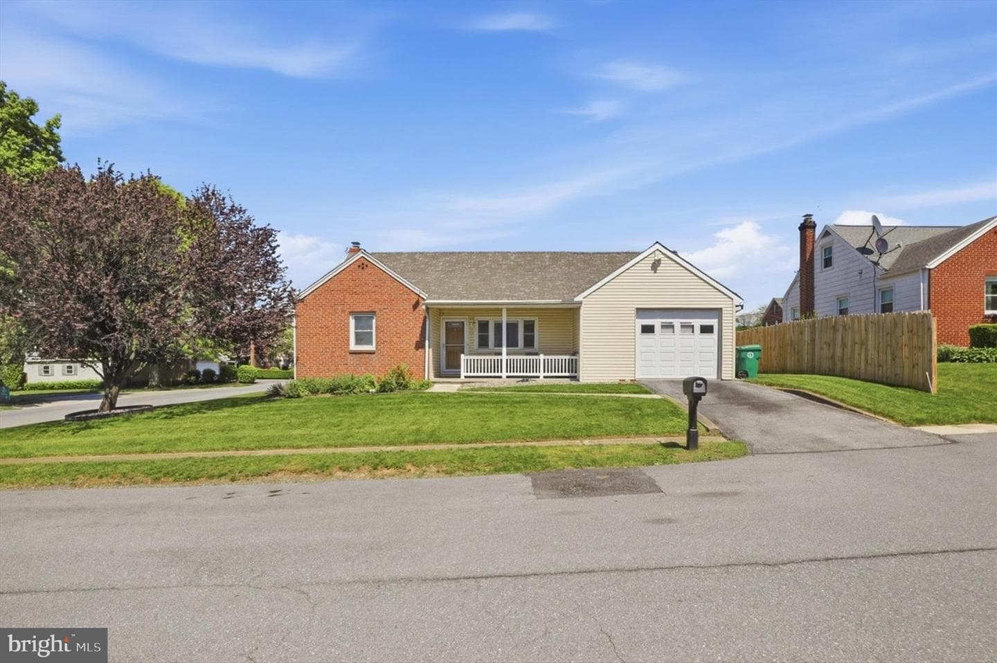 111 Lincoln Place photo 4