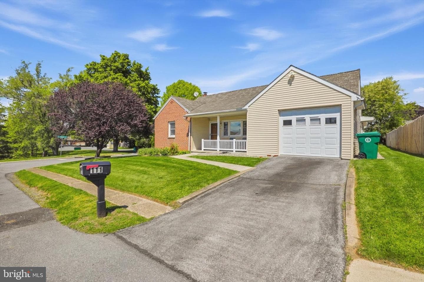 111 Lincoln Place photo 5