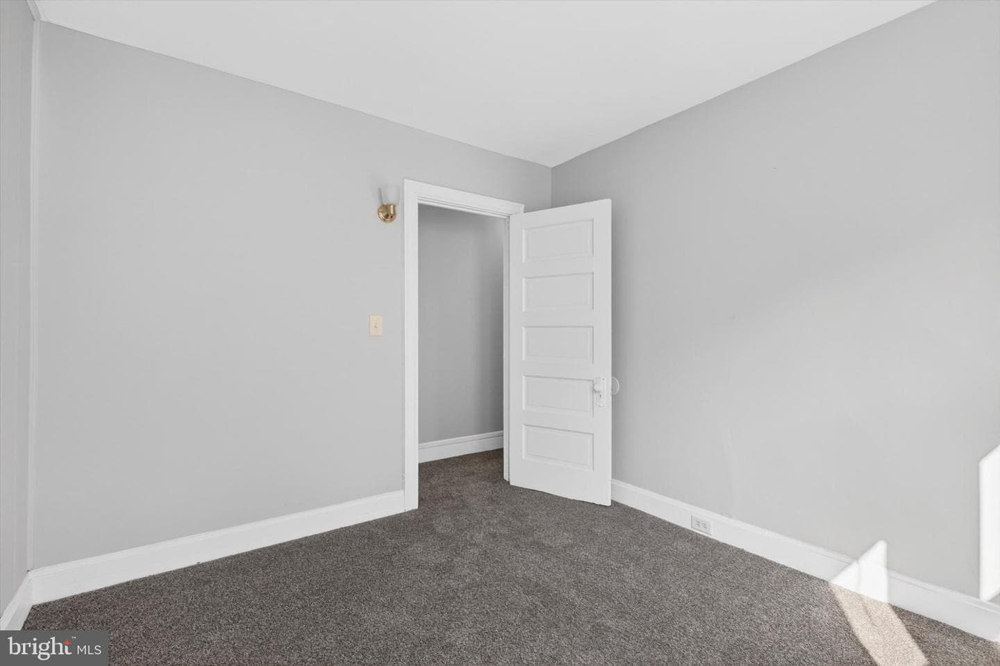417 Lincoln Street photo 17