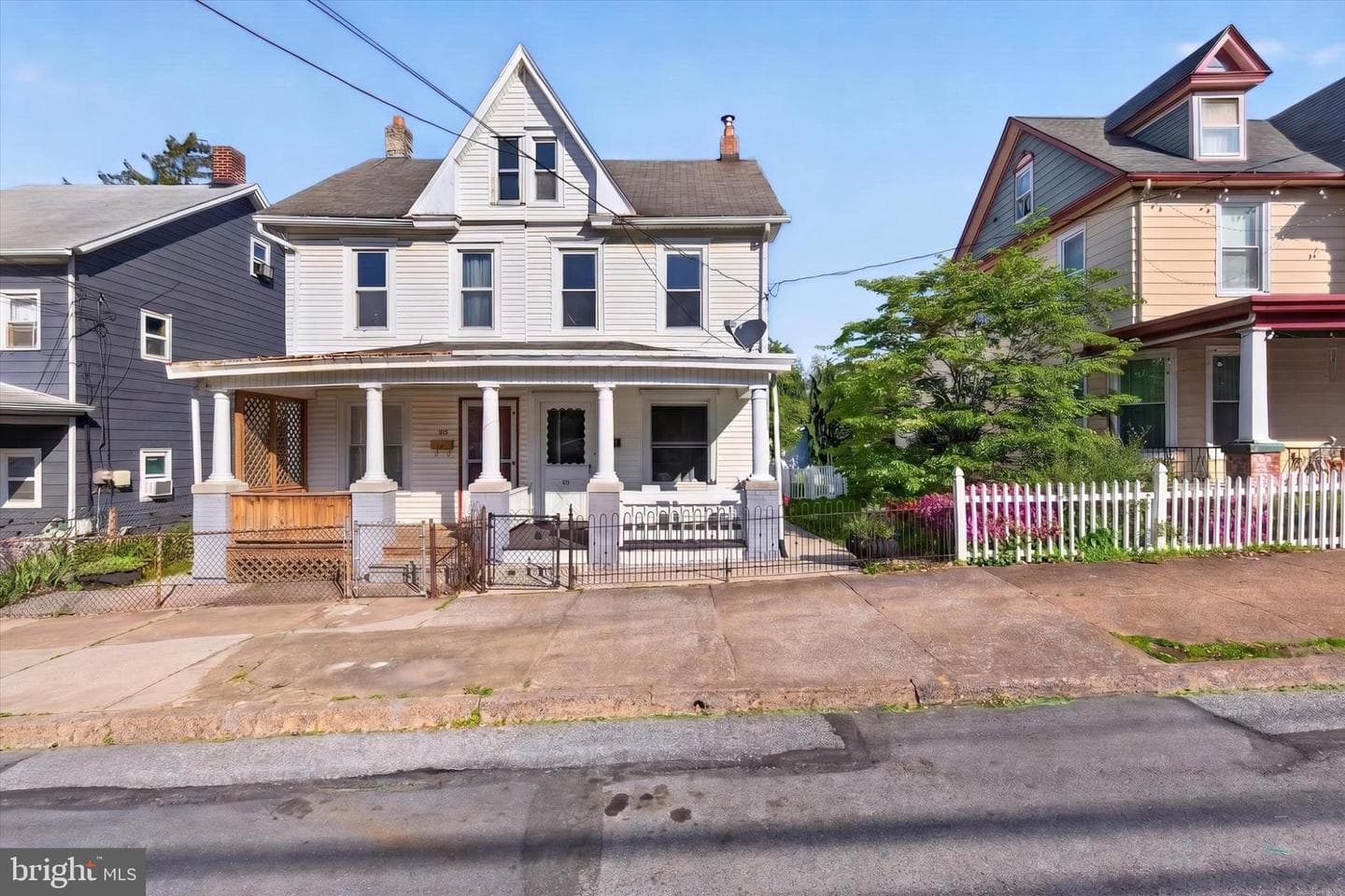 417 Lincoln Street photo 2