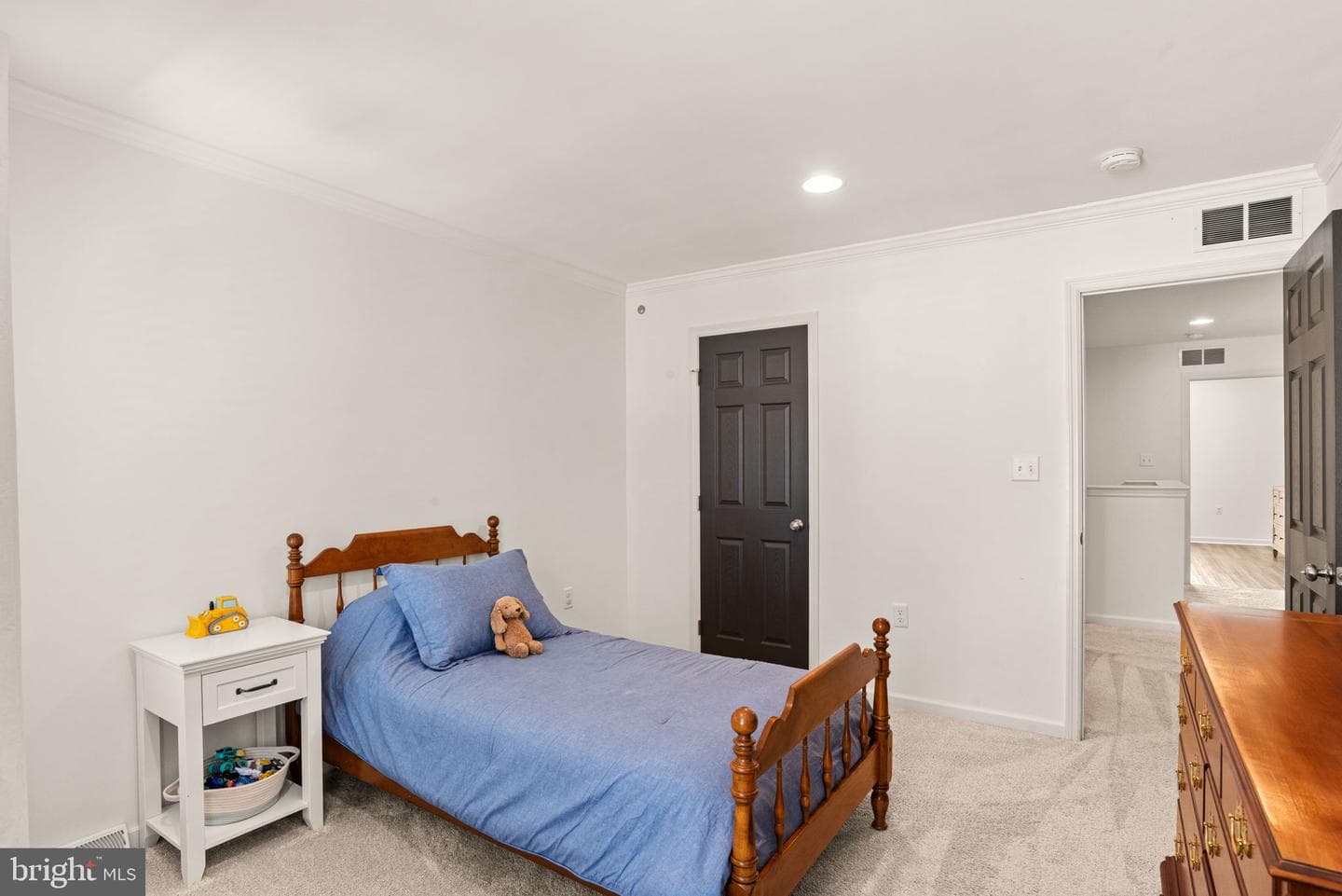 541 Fawn Lane photo 24
