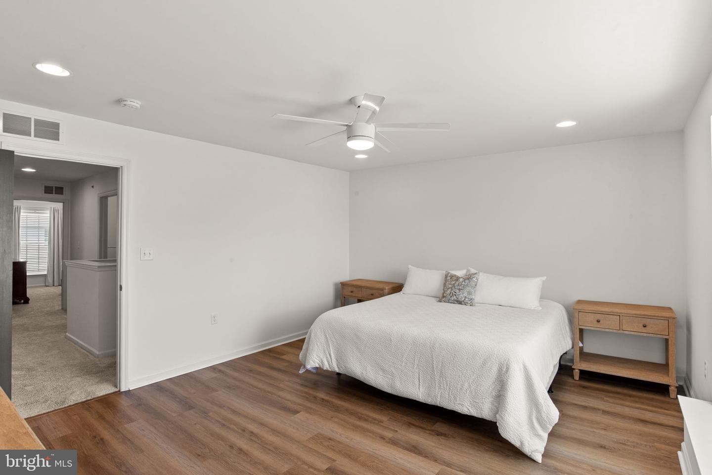 541 Fawn Lane photo 28