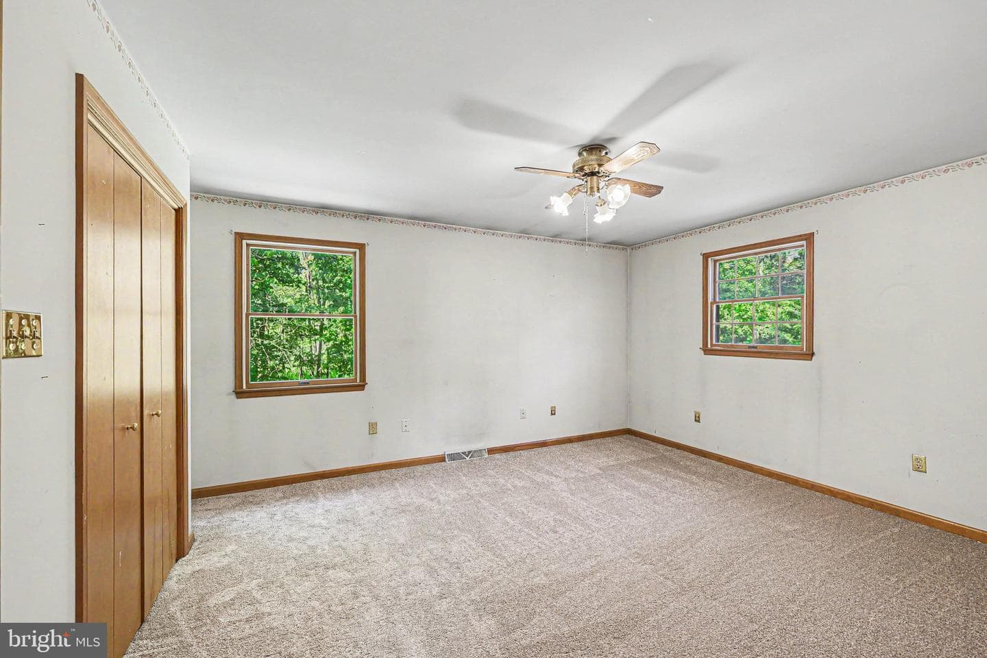 802 Leeds Court photo 11