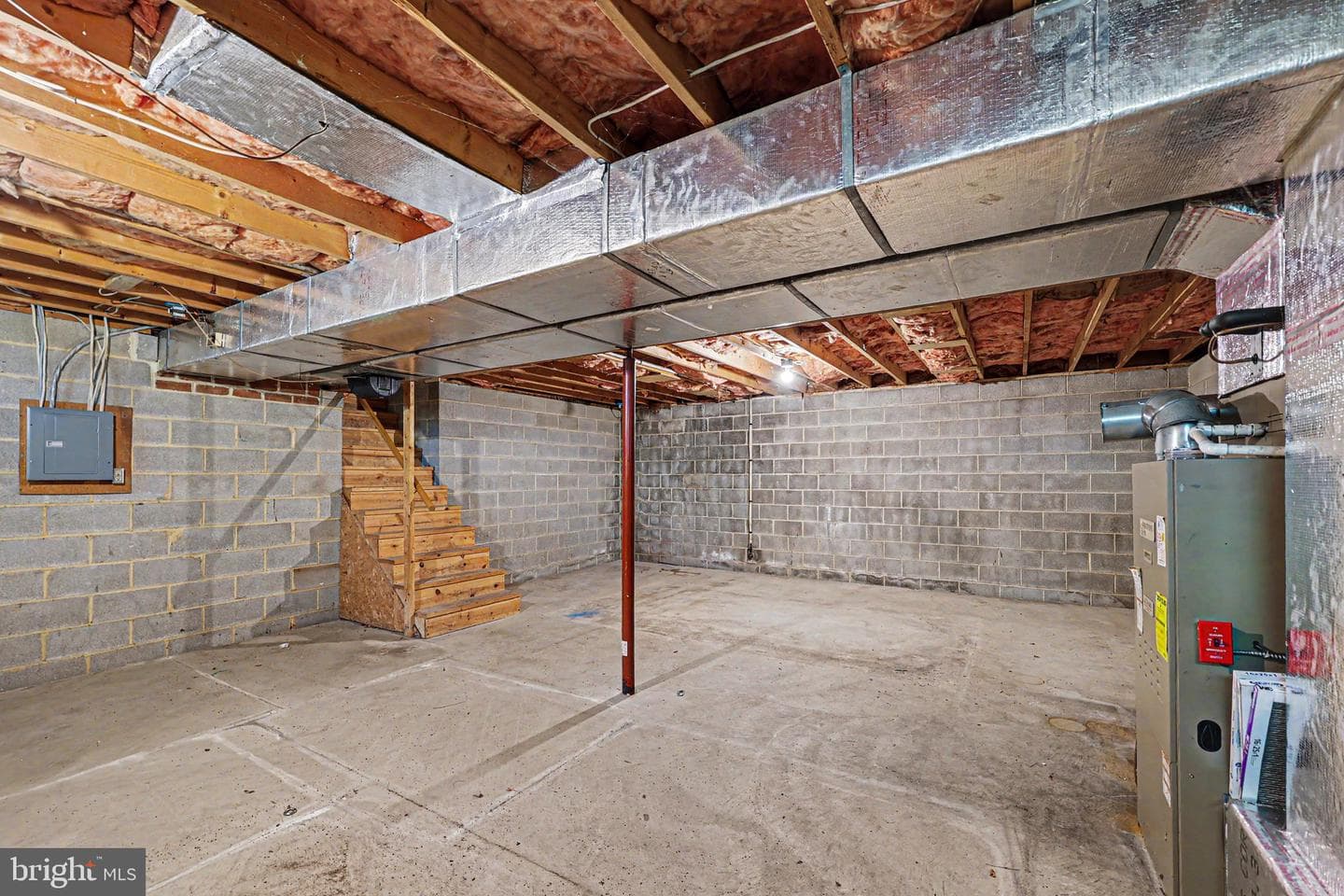 802 Leeds Court photo 13