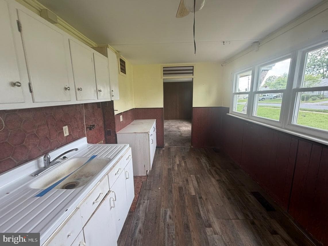 1058 N Pine Street photo 6