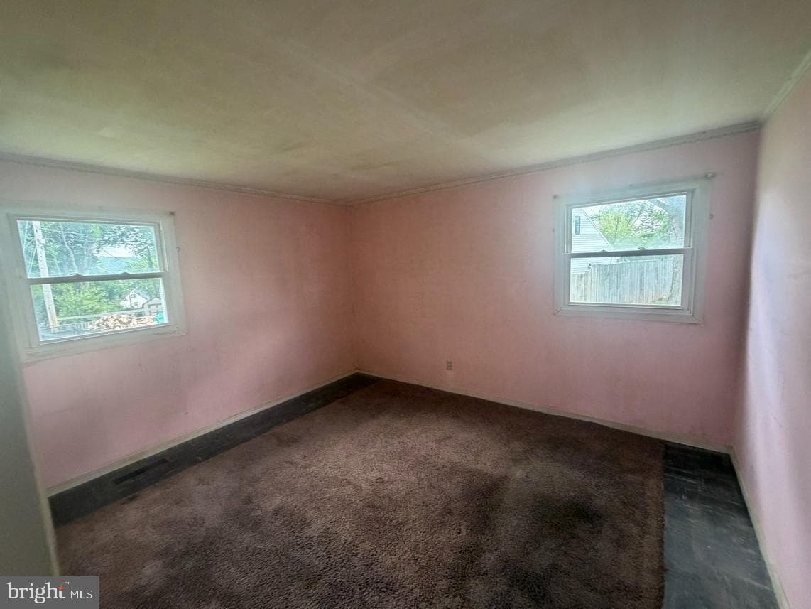 1058 N Pine Street photo 8