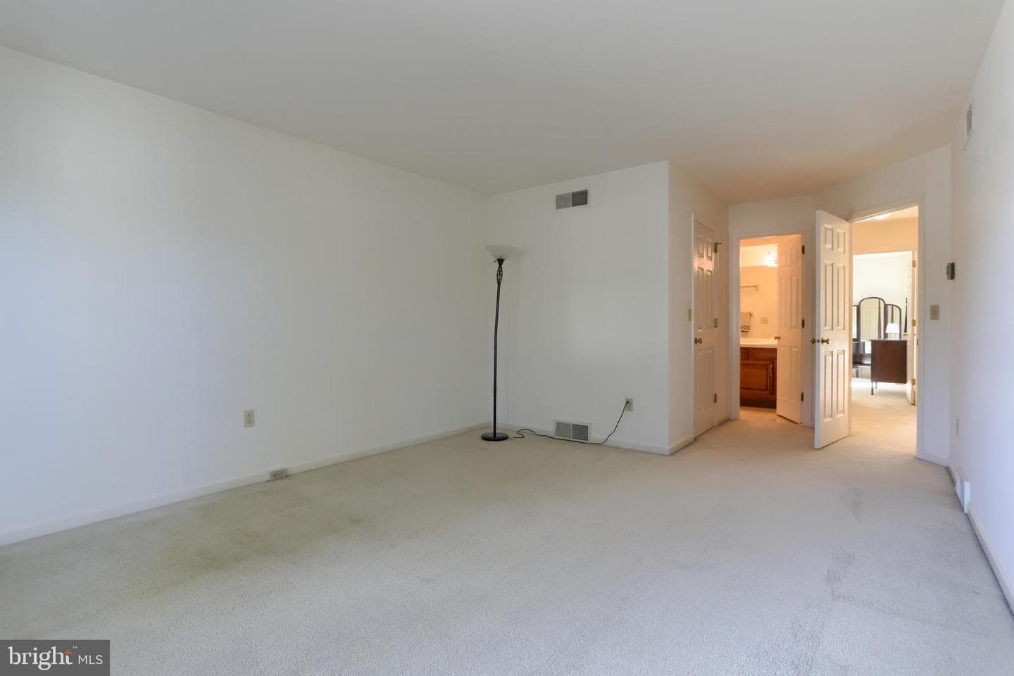 4 Cambridge Drive photo 39