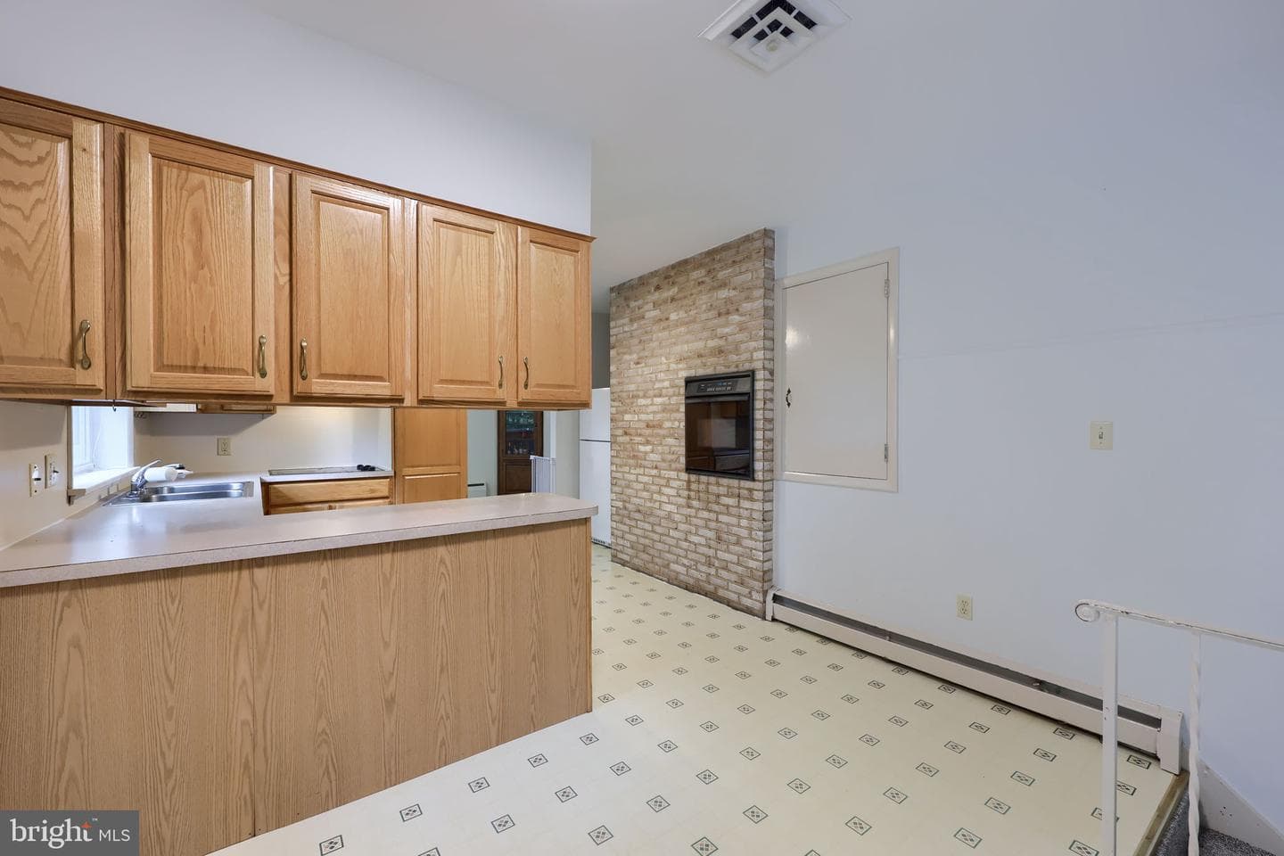 632 Adelia Street photo 22