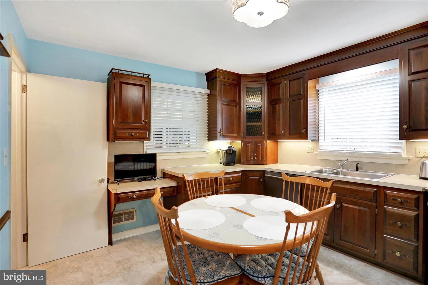 8164 Spruce Drive photo 10
