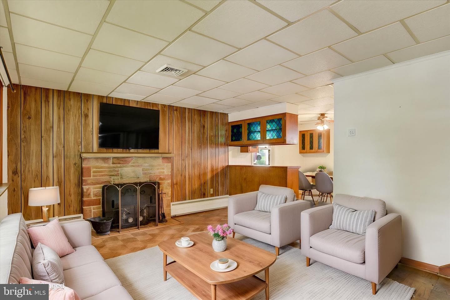 240 Walnut Street photo 3