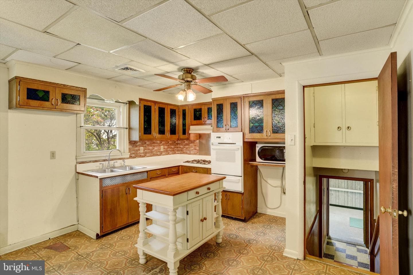 240 Walnut Street photo 4