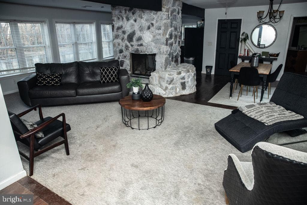 198 Valley Lane, Hummelstown