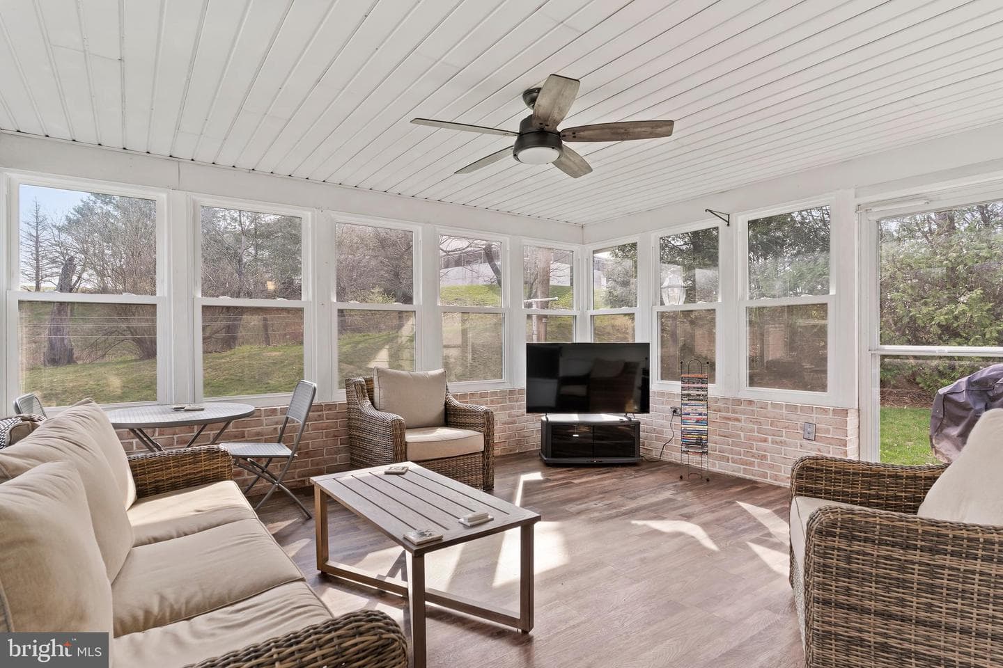 523 Hastings Drive photo 13
