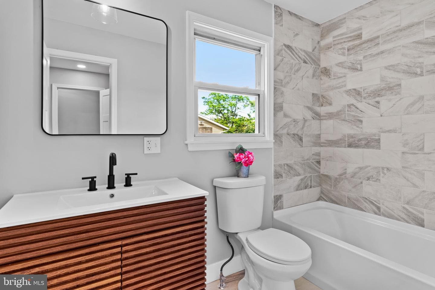 2111 Sycamore Drive photo 33