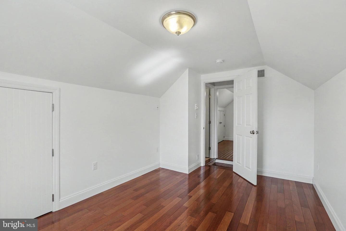214 N Railroad Street photo 18