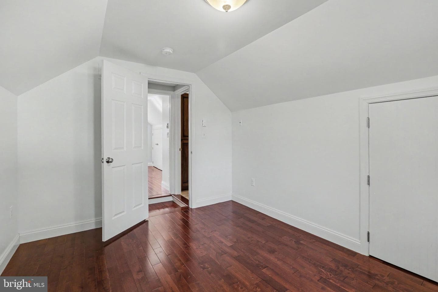 214 N Railroad Street photo 20