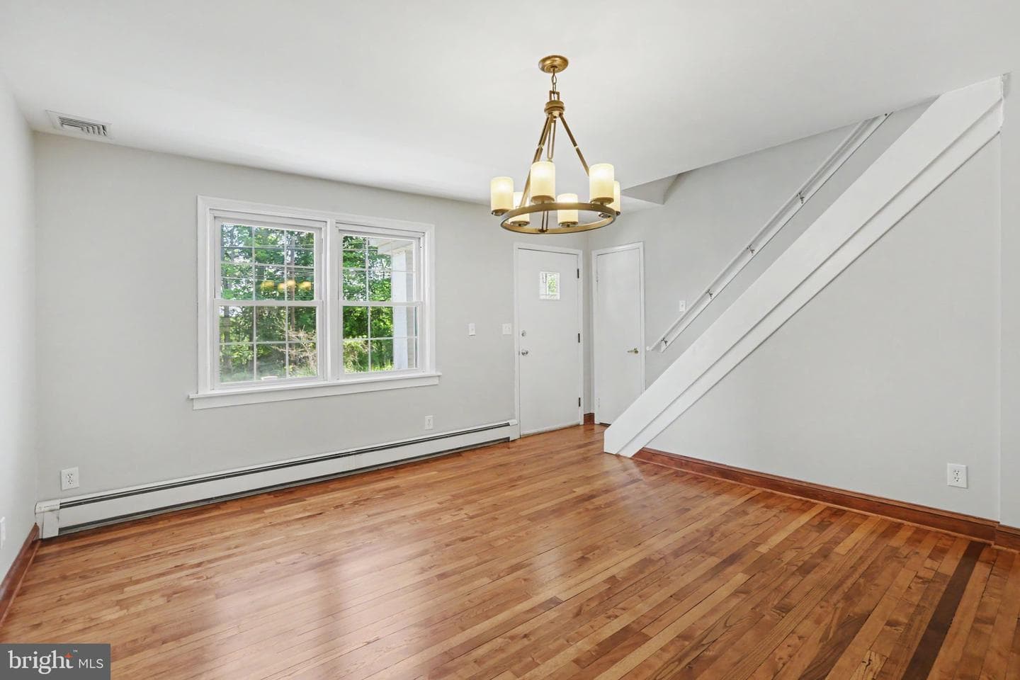 214 N Railroad Street photo 6