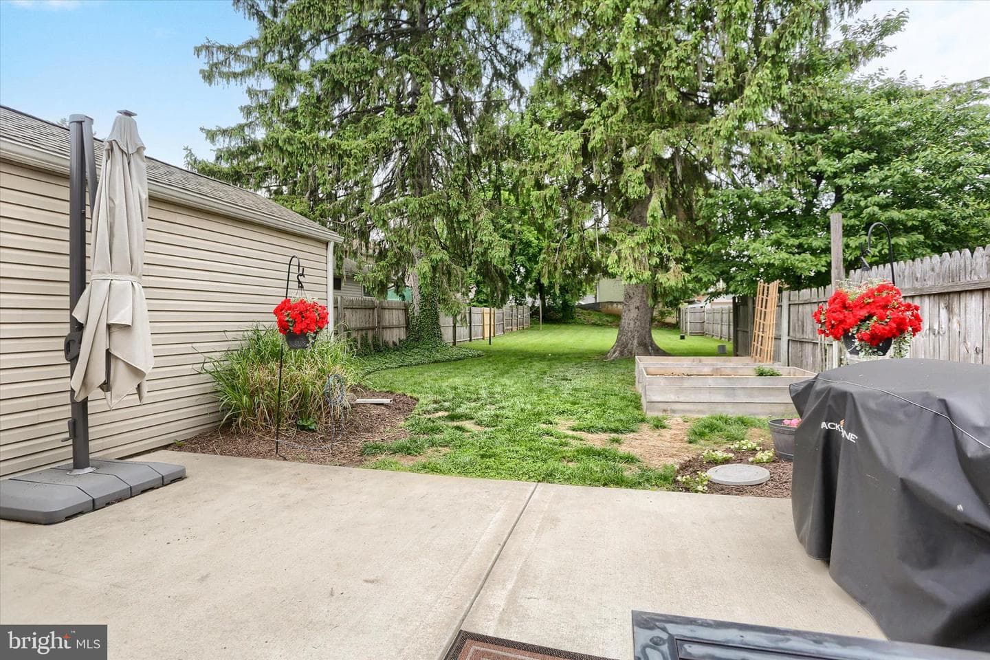 155 E Emaus Street photo 33