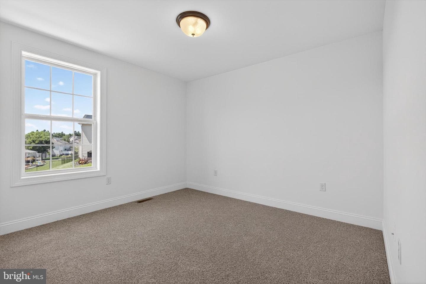 684 Lavenda Court photo 25