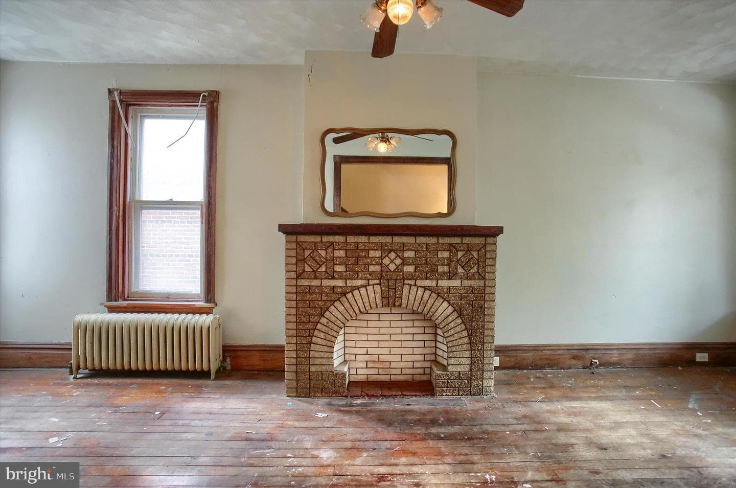 354 Locust Street photo 5