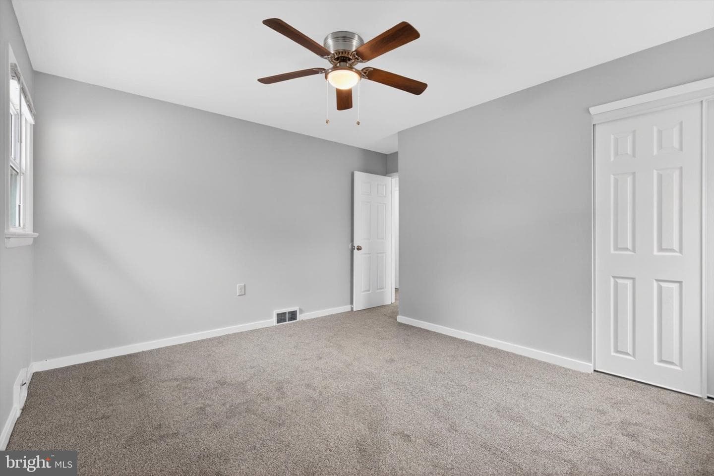 11 Berkley Drive photo 16
