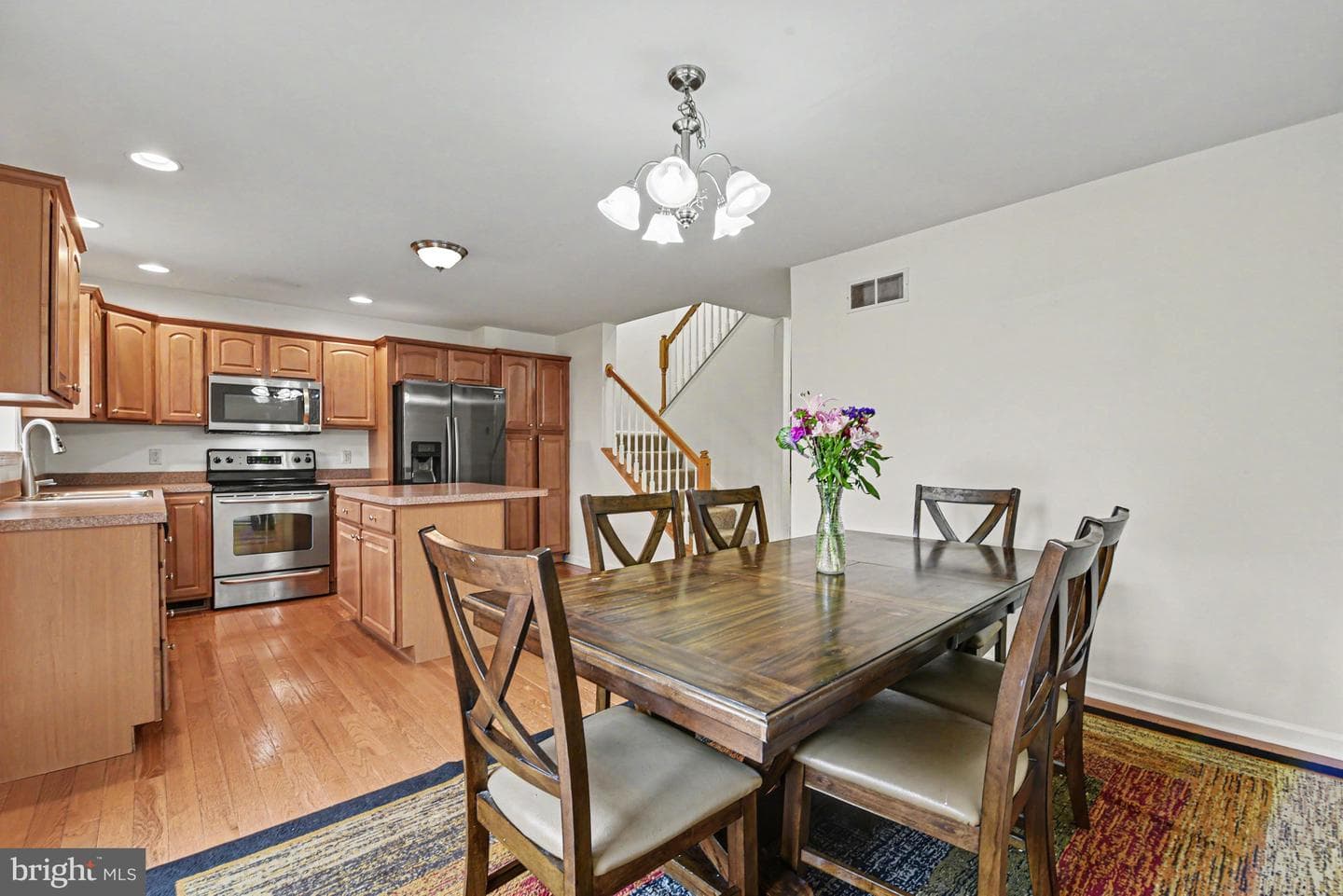 158 Mapleton Boulevard photo 10