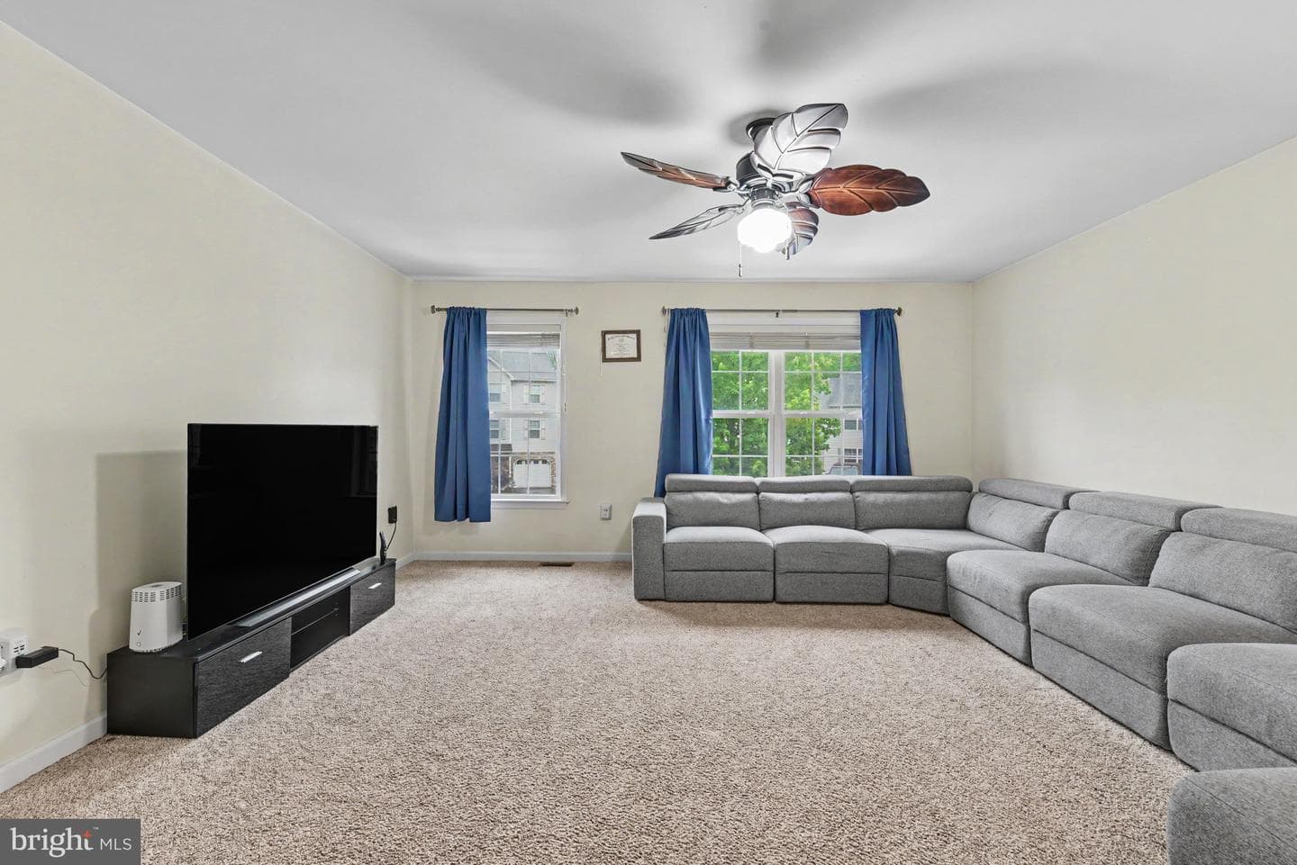158 Mapleton Boulevard photo 4