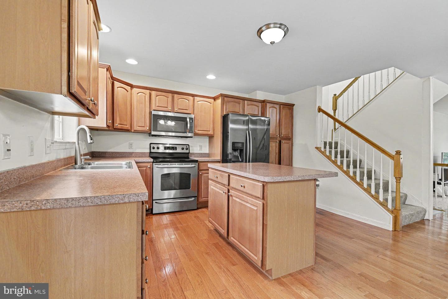 158 Mapleton Boulevard photo 7
