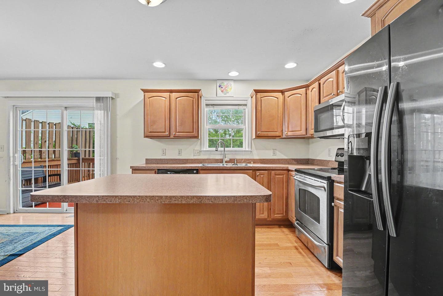 158 Mapleton Boulevard photo 8