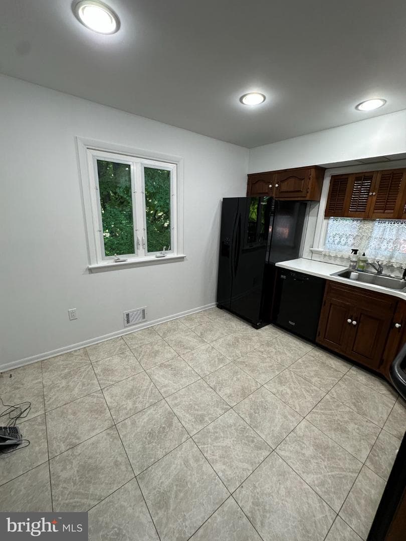 3527 Ridgeway Road photo 9