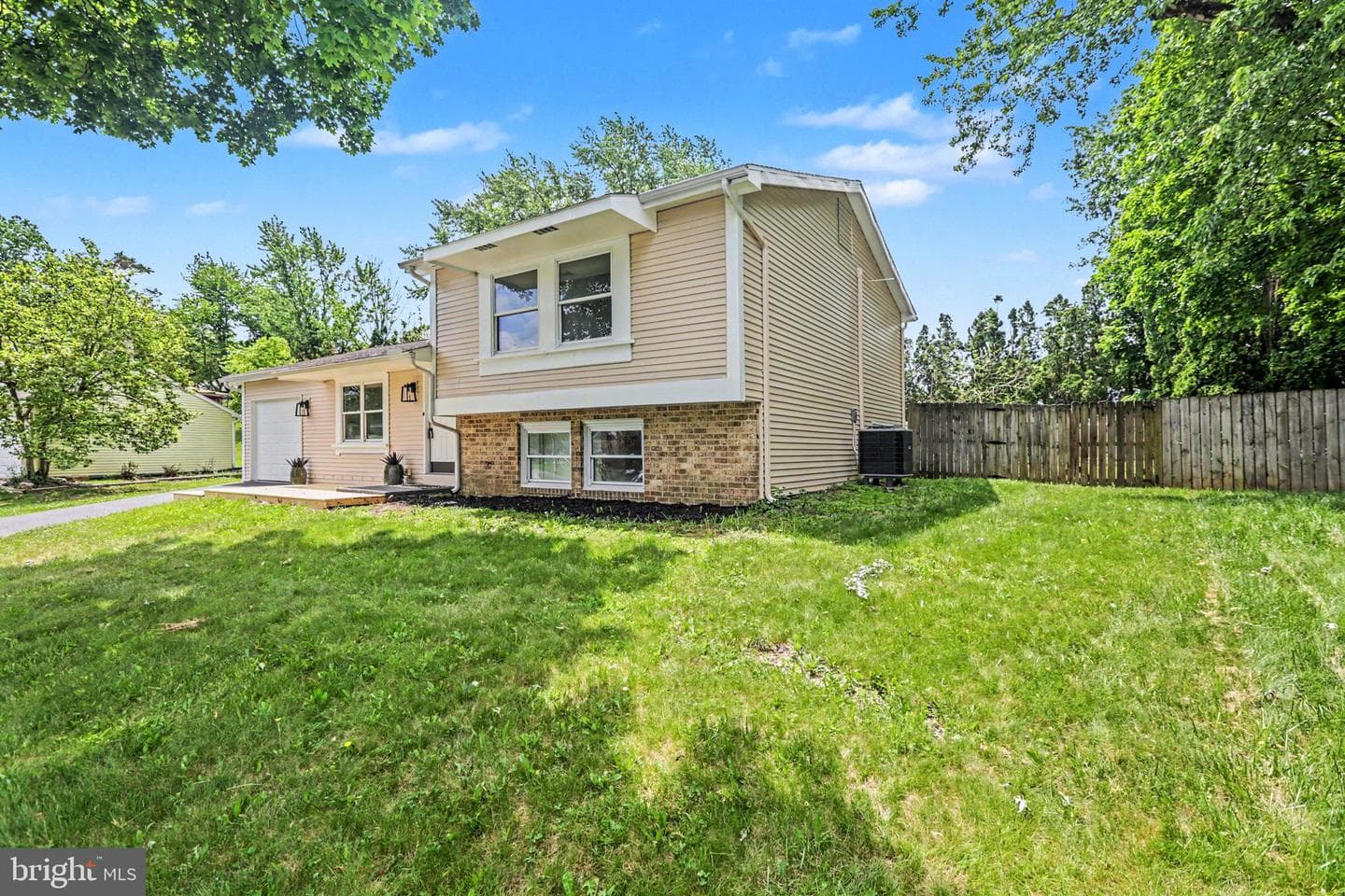 5577 Edsel Street photo 2