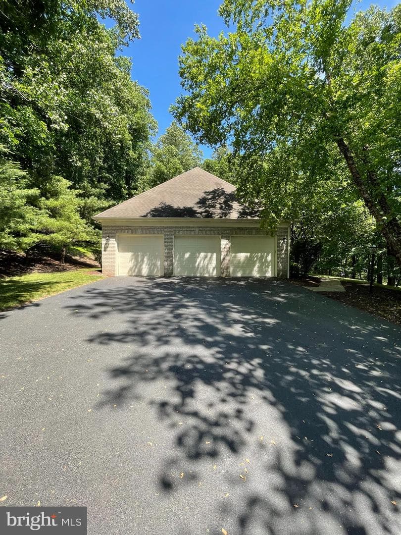1071 Knoll Drive photo 23