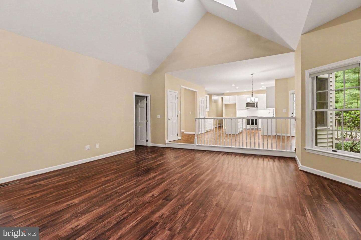 1071 Knoll Drive photo 4