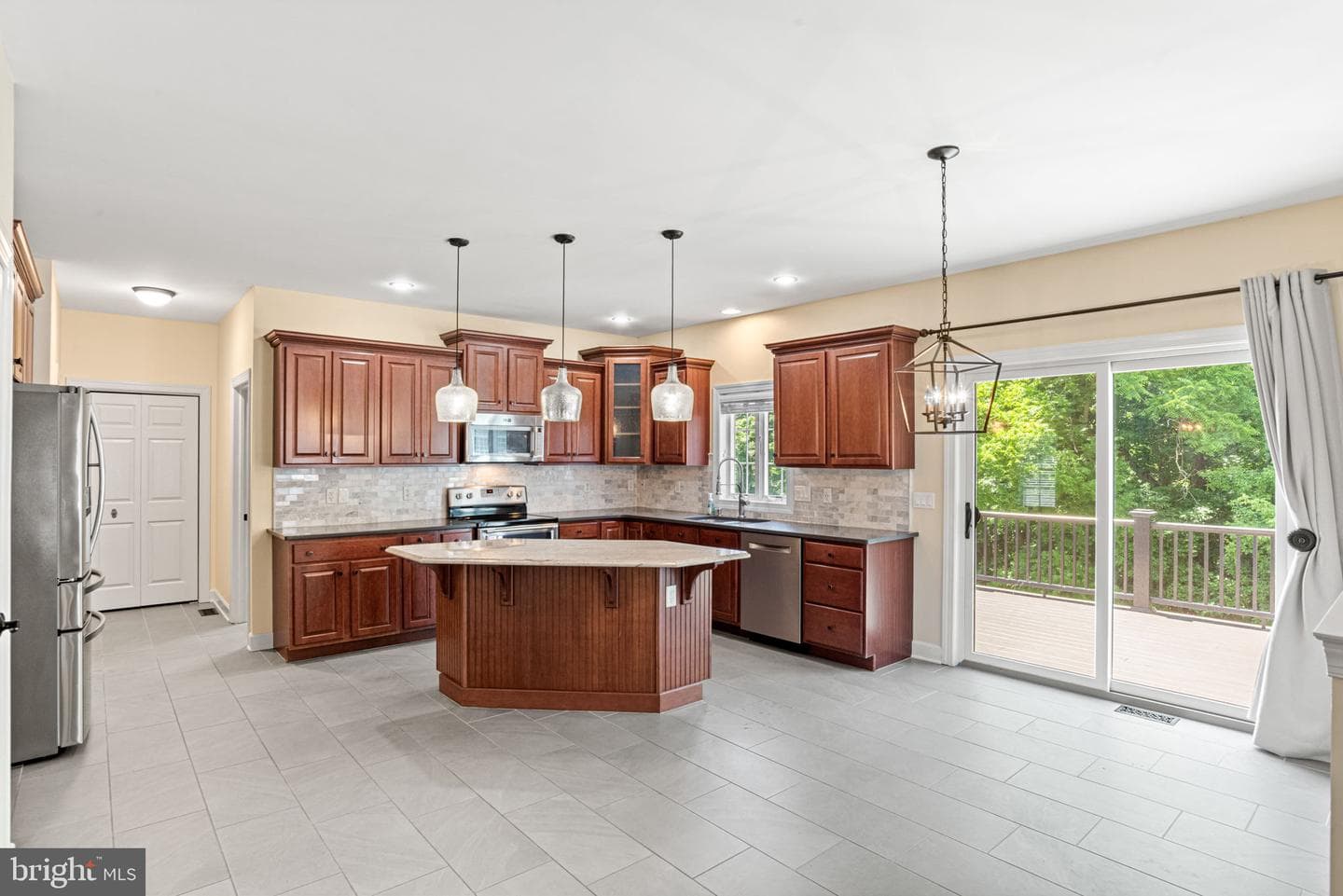 2450 Raleigh Road photo 7