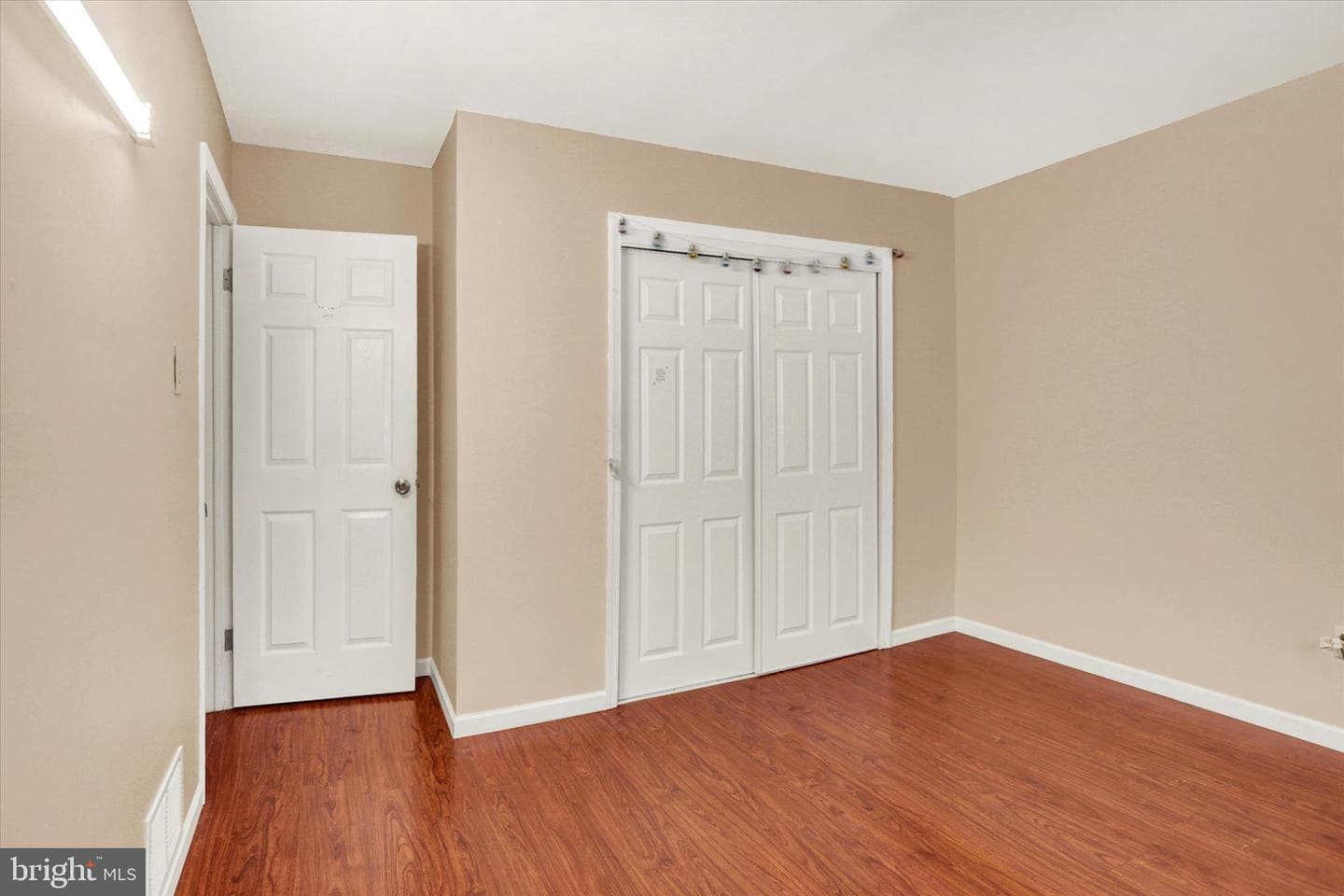 552 Oriole Court photo 17