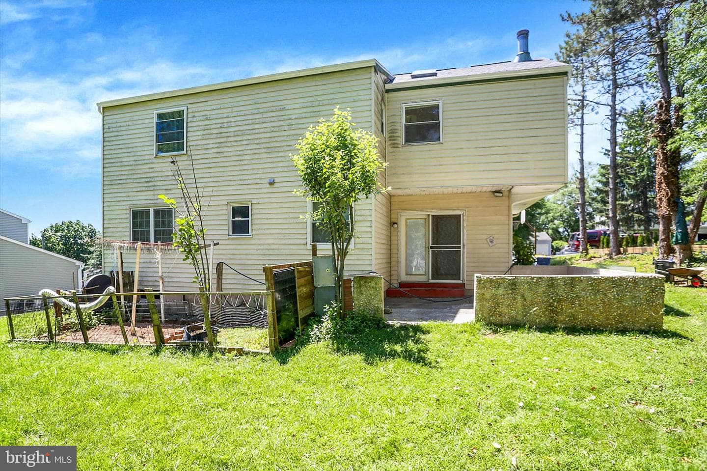 552 Oriole Court photo 28
