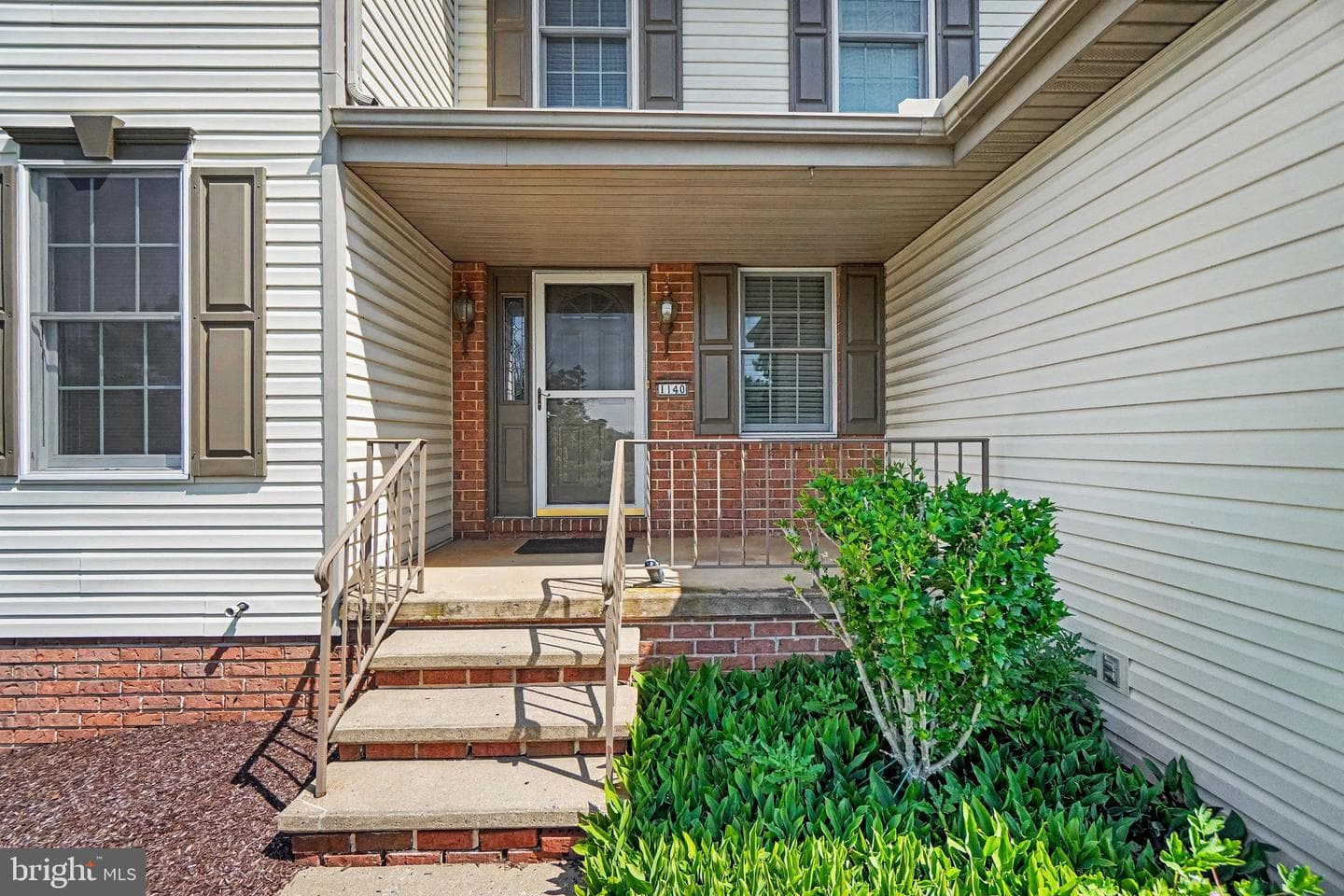 1140 Woodridge Drive photo 2