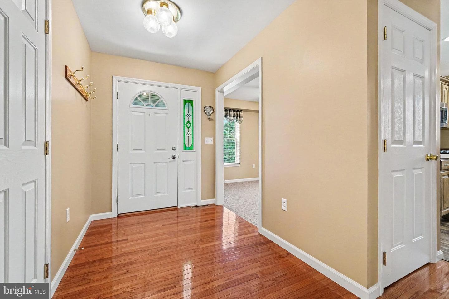 1140 Woodridge Drive photo 3