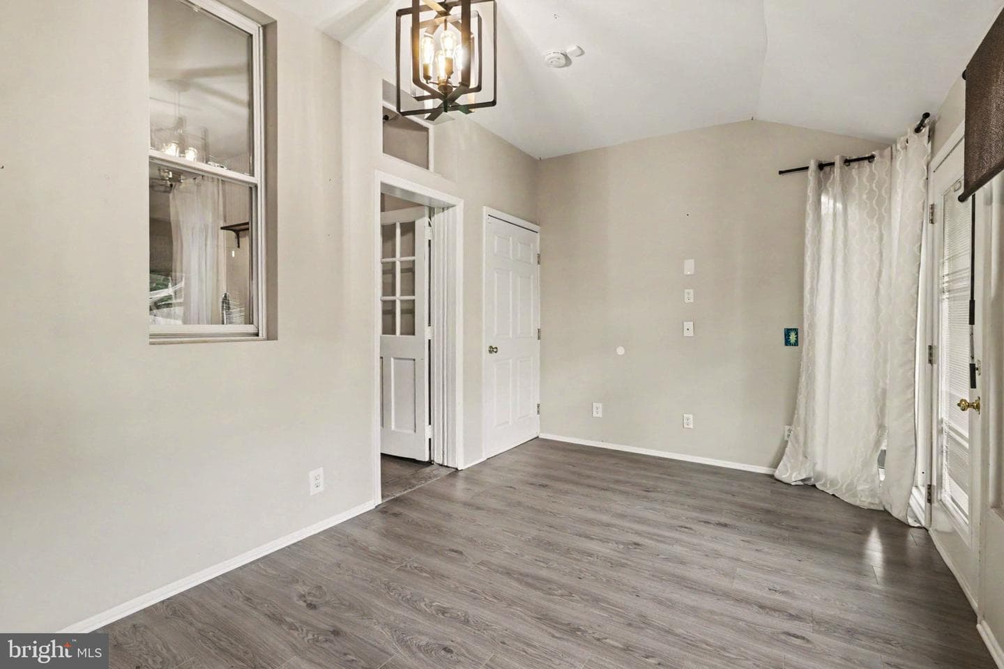 1710 Green Street photo 11