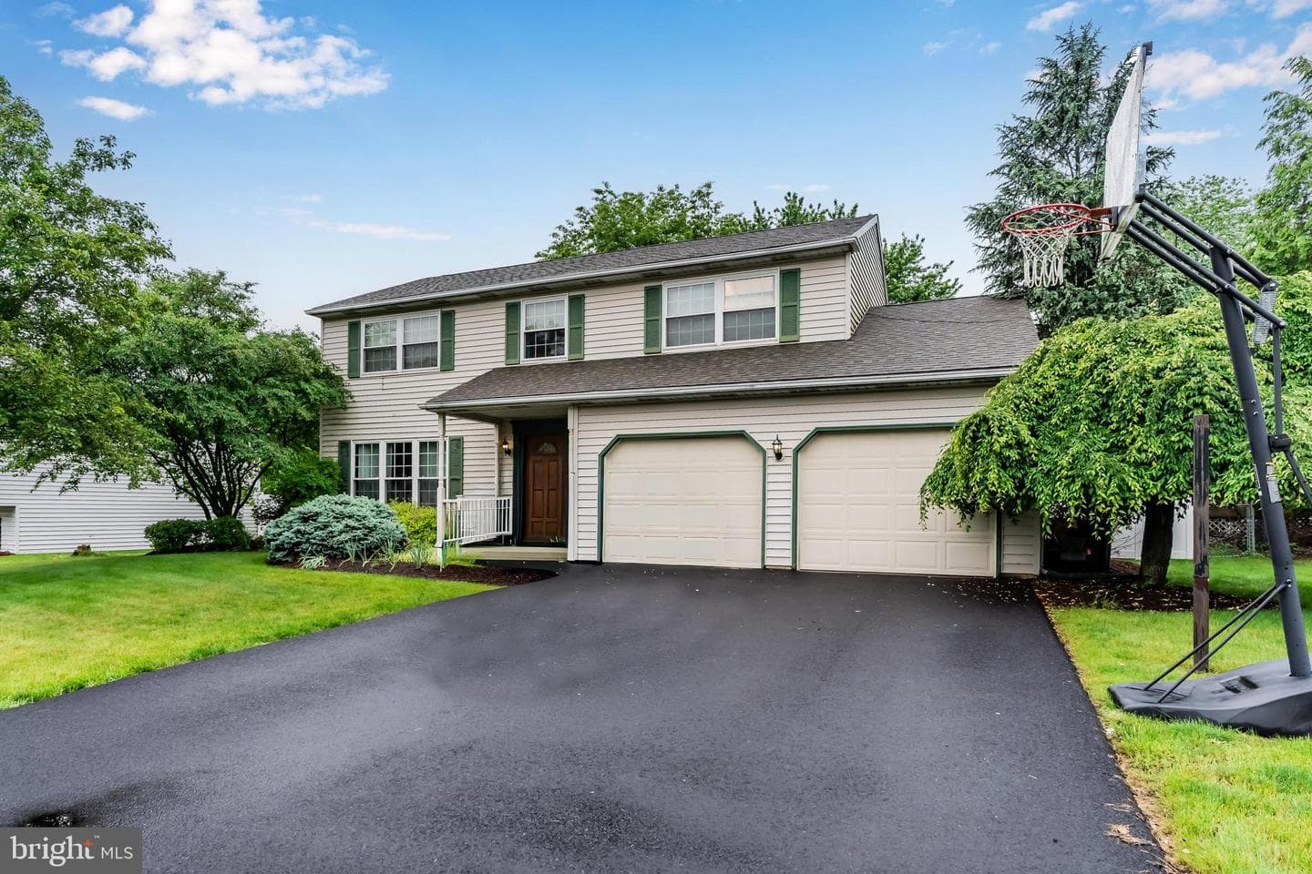 4624 Laurel Ridge Drive photo 2