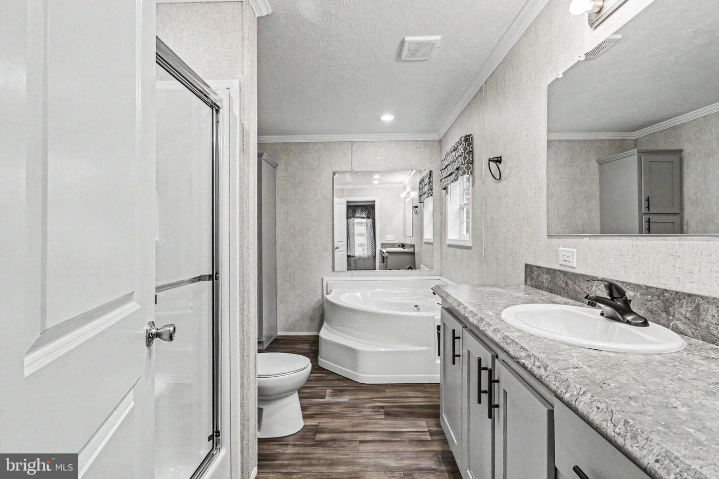 38 S Elmer Avenue photo 11