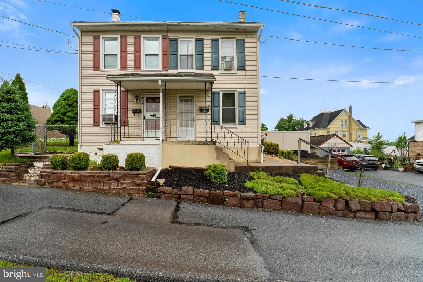 412 Apple Avenue