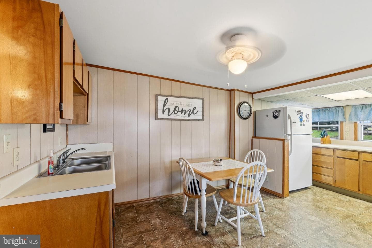412 Apple Avenue photo 10