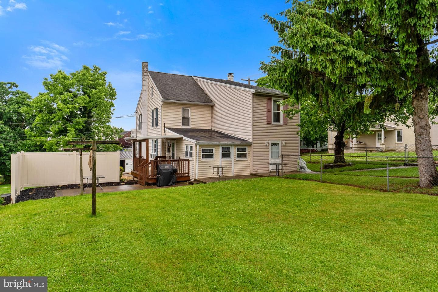 412 Apple Avenue photo 7