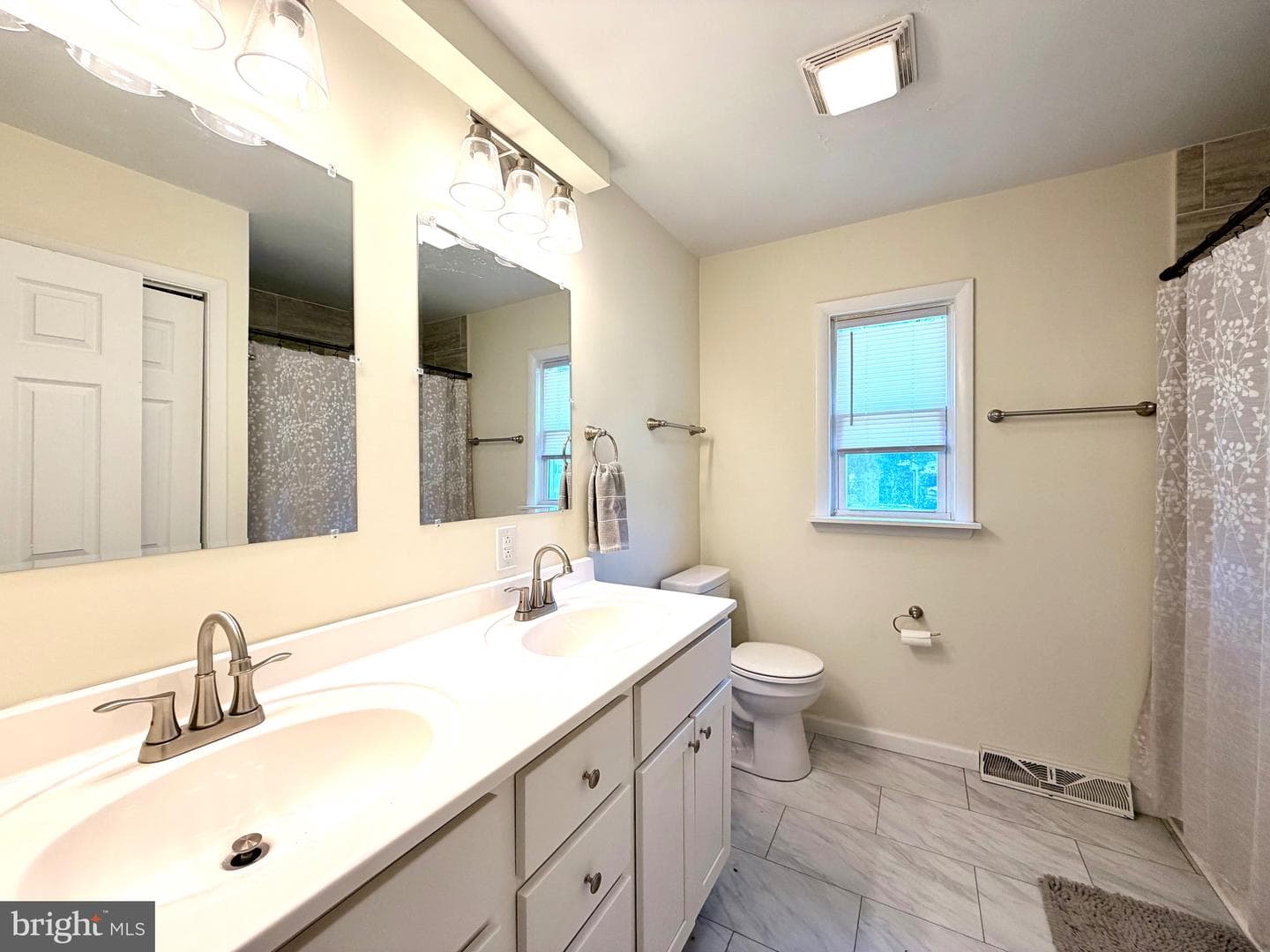 424 N Duke Street photo 25