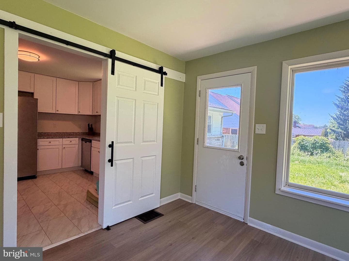 424 N Duke Street photo 29